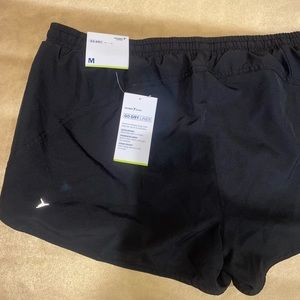 Old Navy Active Yoga Shorts NWT size medium